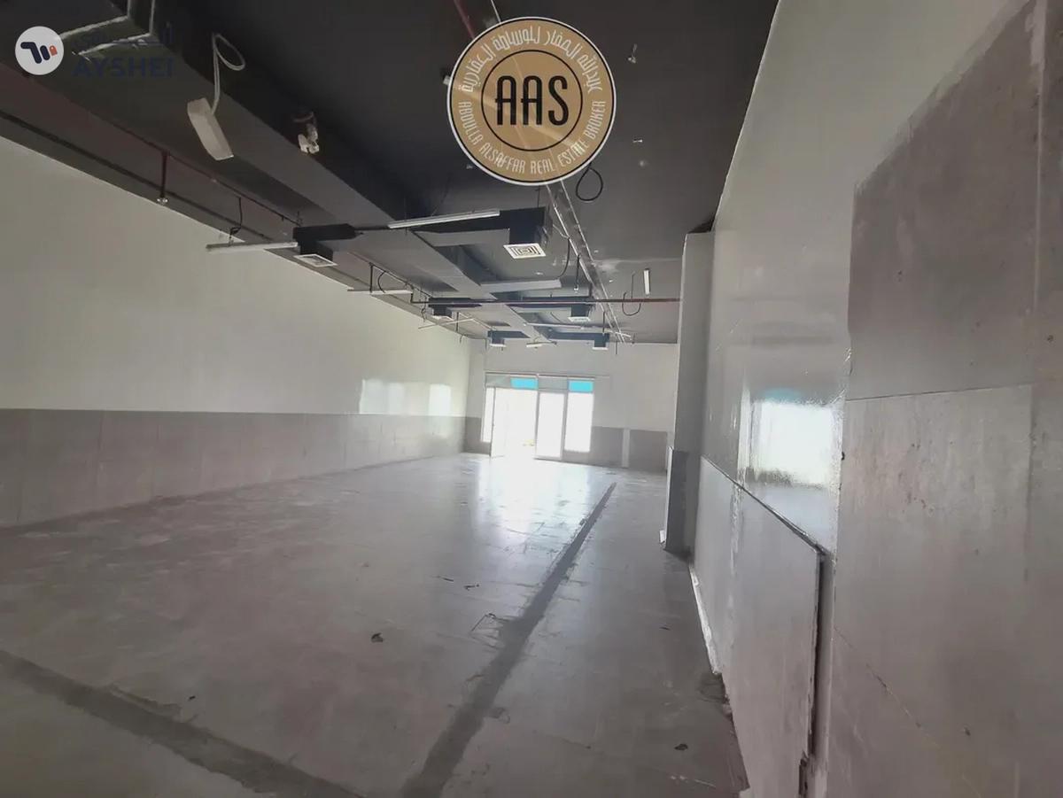 Ready To Move Huge Shop Available at Hot Location-5-5