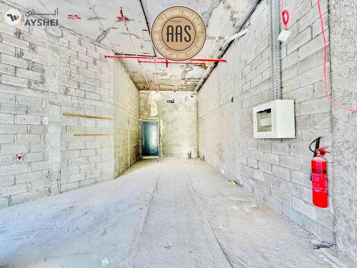 Hot Deal•Main Boulevard View Shop With Exit Door•2 Months Free•4 Cheques-1-1