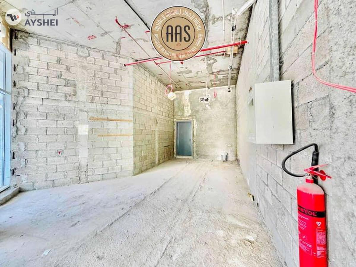 Hot Deal•Main Boulevard View Shop With Exit Door•2 Months Free•4 Cheques-6-6