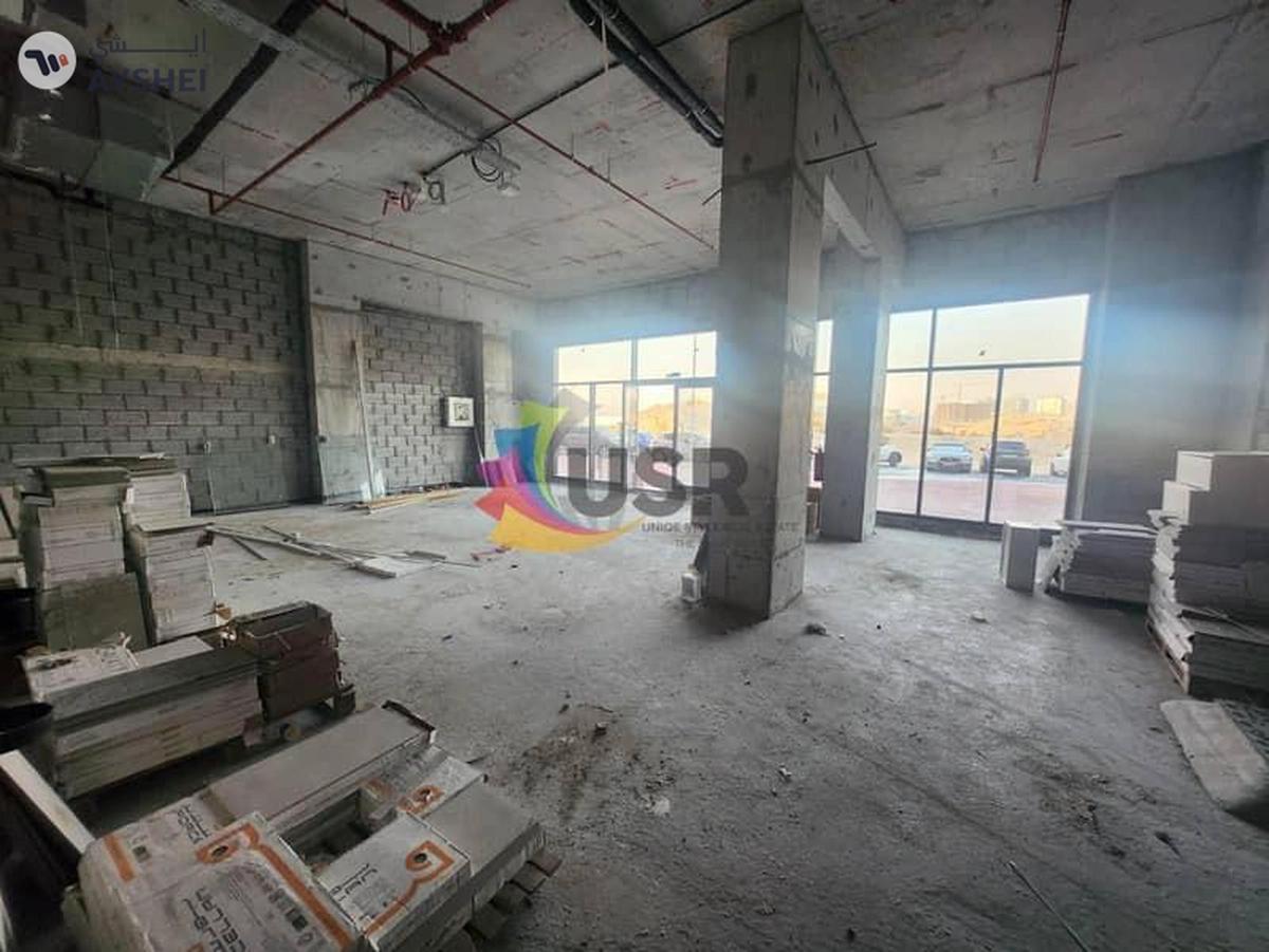 SPACIOUS AND READY FOR RENT SHOP FOR 311K-2-2