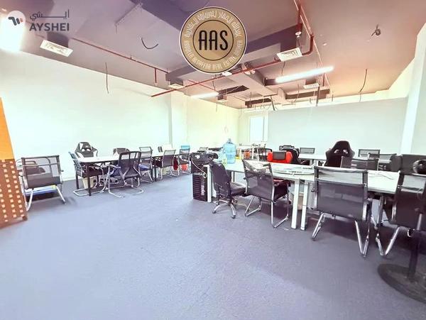 Spacious office for rent// chiller free also dewa free //in dip 1 Dubai