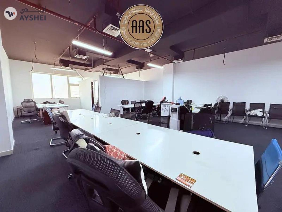 Spacious office for rent// chiller free also dewa free //in dip 1 Dubai-4-4