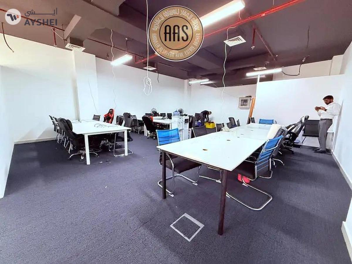 Spacious office for rent// chiller free also dewa free //in dip 1 Dubai-5-5